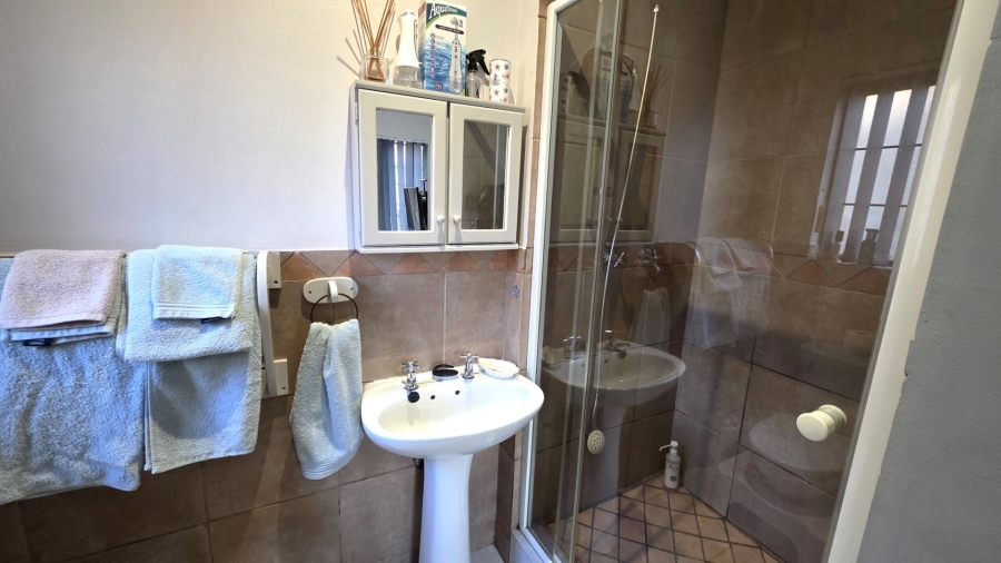 2 Bedroom Property for Sale in The Coves North West